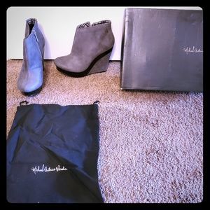 Michael Antonio shoes size 9